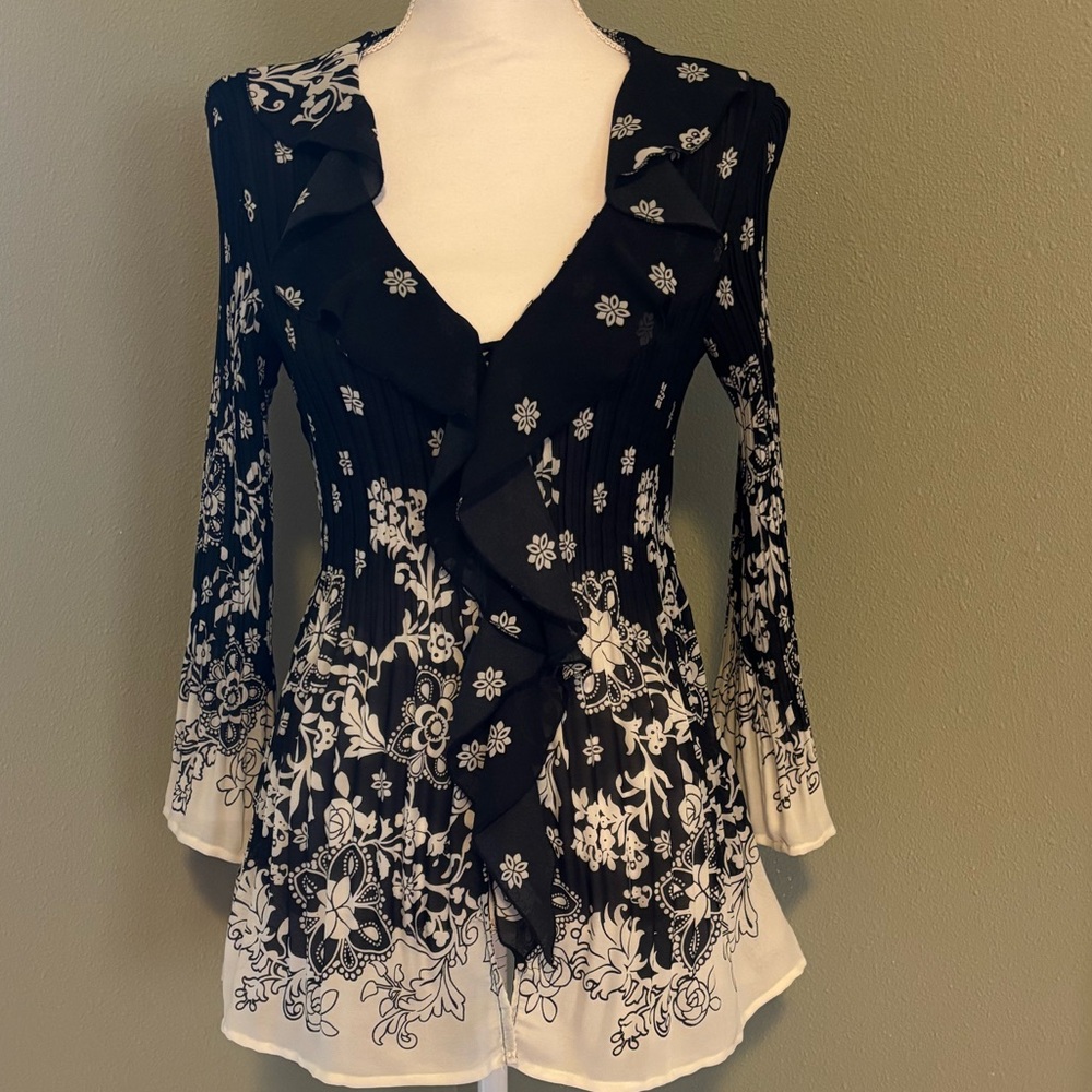 Sunny Leigh Monochrome Floral Blouse